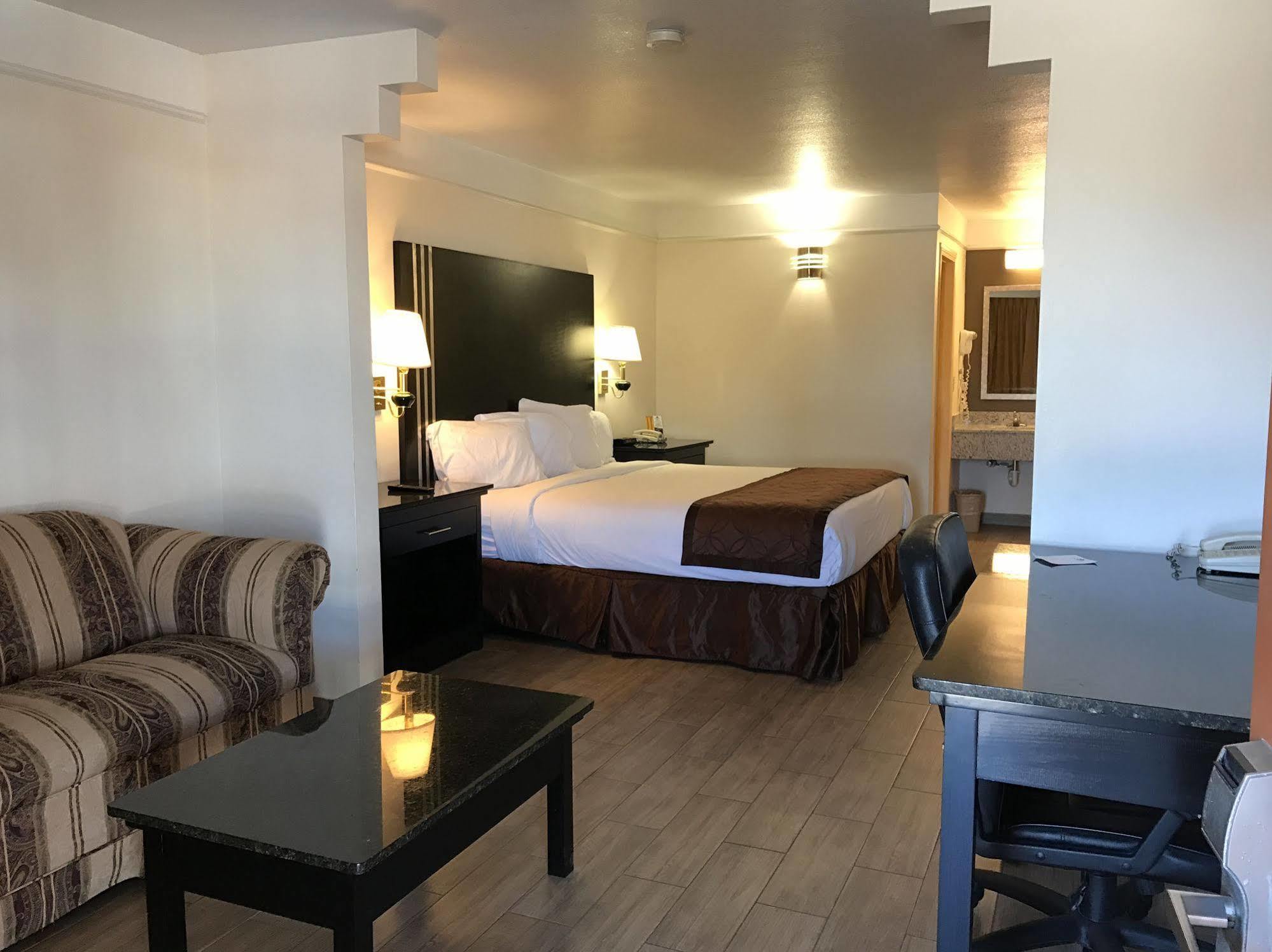 Texas Inn & Suites Pharr/San Juan Exterior foto